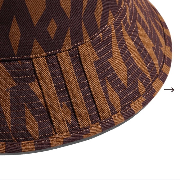 SOLD - Picture 4 of 8